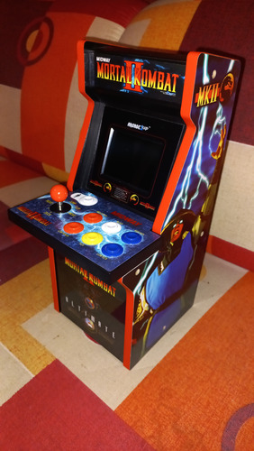 Mini Maquinita Arcade 1up Mortal Kombat Collectorcade Negro (Usado)