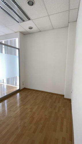 Oficina O Local En Renta Planta Baja Sobre Avenida Tecnologico Frente A Tec 100