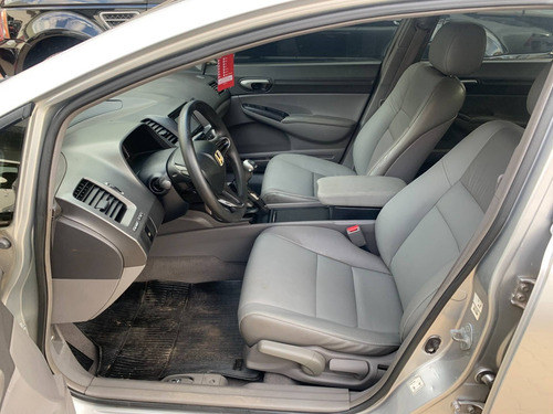 Imagem 8 de 13 de Honda Civic 1.8 Lxs 16v Flex 4p Manual