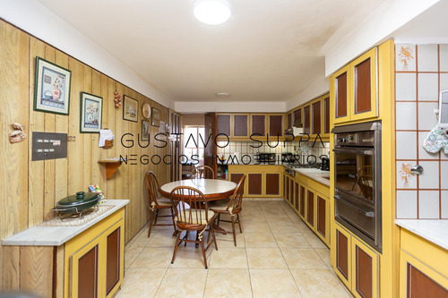 Hermoso Piso De 4 Ambientes Con Dependencia, Escritorio, Baulera Y Cochera