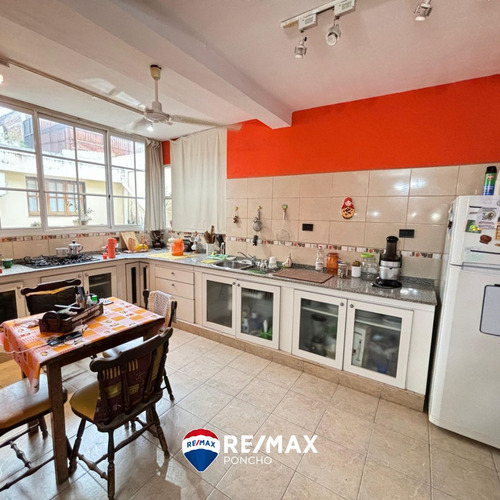 Venta Casa 2 Plantas - B°920vv. - Catamarca