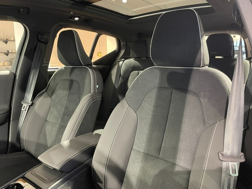 Volvo XC40 P6 RECHARGE ELECTRIC PLUS