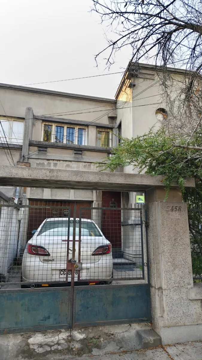 Imagen 2 de 24 de Casa Con Gran Potencial A Pasos De Plaza Ñuñoa