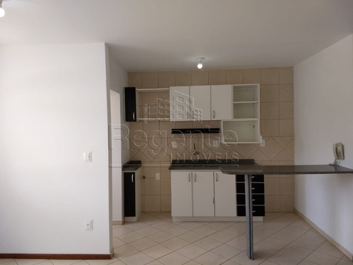 Apartamento A Venda No Bairro Abraao Em Florianopolis - V-77809