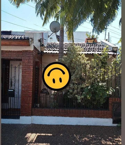 Casa En Venta!! Con Monoambiente En Planta Alta Y Terraza