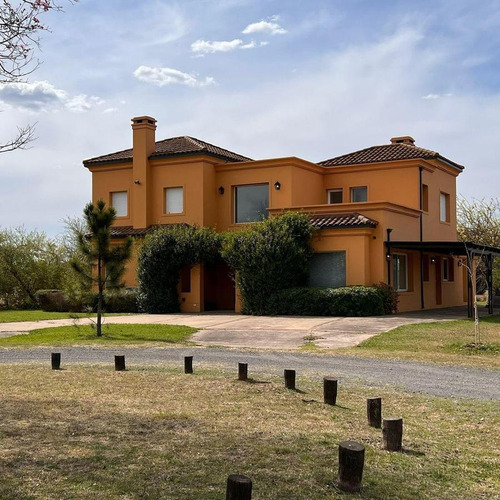 Casa En Venta En Barrio Privado La Carolina Golf Y Country Club