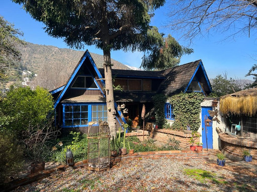 Linda Casa Con Gran Terreno En El Mejor Sector Del Arrayan