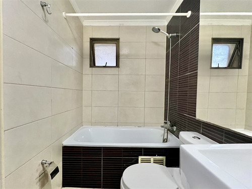 Departamento En Venta De 2 Dorm. En Independencia