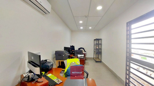 Nethaus Vende Excelente Centro Logístico C. Sombrero - Maipú