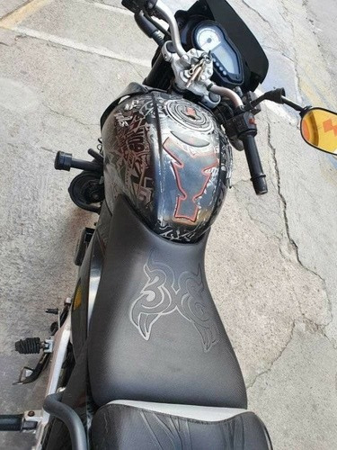 Bajaj 200