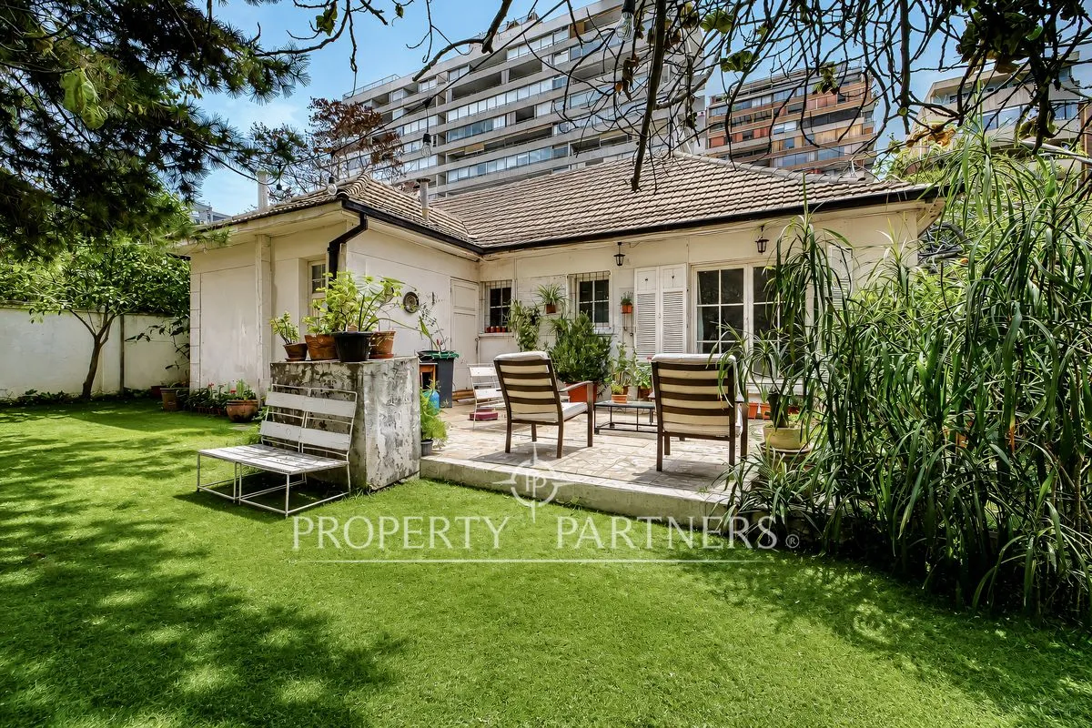 Imagen 2 de 24 de Amplio Terreno Y Gran Potencial: Casa De 2 Pisos P...