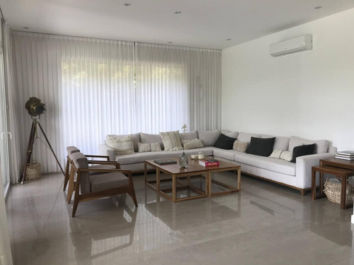 Imagen 7 de 30 de Casa - Nordelta- Espectacular Casa En Venta En Lagos Del Golf