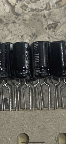 10pcs Capacitor Electrolitico 100uf 16v 1.0x0.4cm Paquete 10