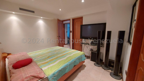 Se Alquila Amplio Y Cómodo Apartamento, En La Urb. El Parral 24-20927