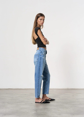 Pantalón Mom De Jean Rígido Tiro Medio - Roger