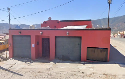 Sk01- Casa En Remate Bancario En Blvd. Kumiai, Colinas Del Magiasterio, Ensenada, Bc. (65% Debajo De Su Valor Comercial)