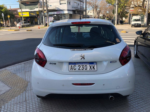 Imagen 5 de 15 de Peugeot 208 2018 1.6 Allure