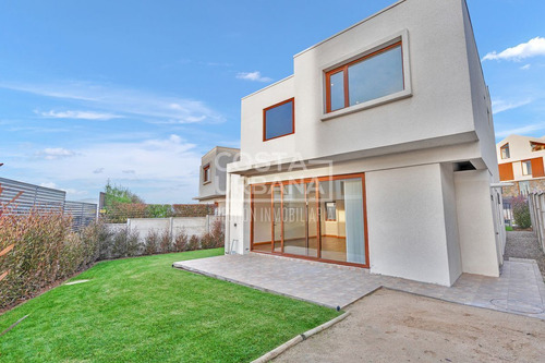 Casa Nueva En Bosques De Montemar, Concón