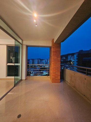 Inzitu Realtors Vende Apartamento En Venta En El Parral, Valencia Cm