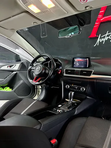 Mazda 3 2.0 Sport Touring
