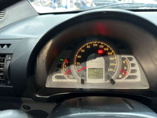 Volkswagen Fox 1.6 Plus Total Flex 5p
