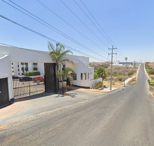Casa Con Excelente Ubicación Y Conservación Arf