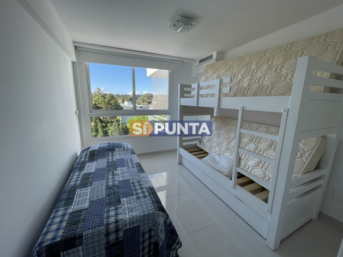 Imagen 22 de 25 de Frente Al Mar, 3 Dormitorios, 2 Baños, En Venta , Punta Del Este