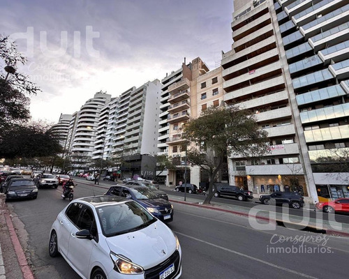 Departamento De 2 Dormitorios Frente Al Parque Sarmiento