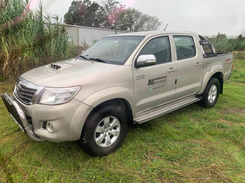 Toyota Hilux 3.0 Cd Srv Tdi 171cv 4x4