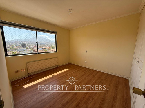 Arriendo Año Corrido Amplio Y Cómodo Departamento