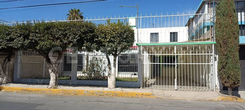 Casa Con Departamento Independiente En Venta En Ex Hacienda Ojo De Agua, Tecamac