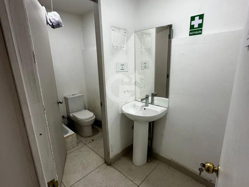Local Comercial En Viana / Quillota, En Viña Del Mar