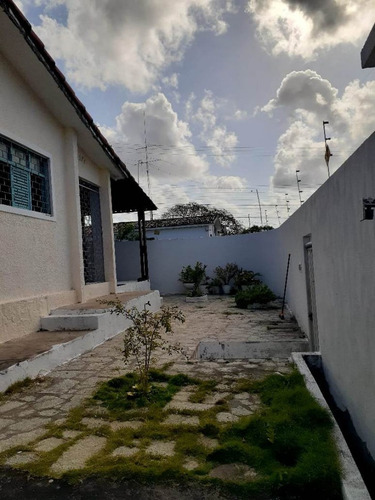 Imagem 6 de 13 de Casa Para Venda - 003737