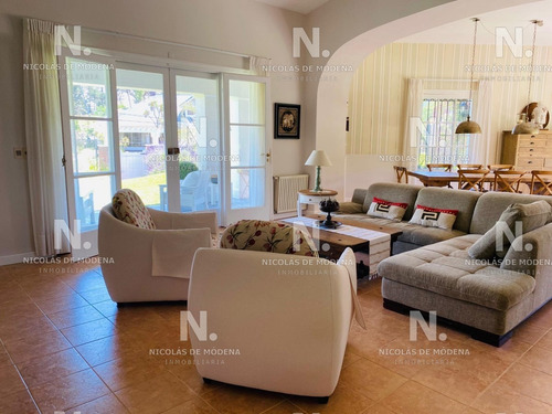 Muy Linda Casa Toda Reciclada - Ref: 3174