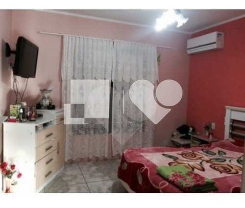 Excelente Sobrado, Com 3 Dormitórios, Sendo 3 Pis - 28-im411987