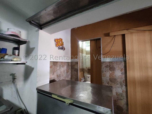 % Raiza Suarez Vende Increíble Casa En La Mejor Zona De Barquisimeto, 2 5 4 3 5 4, Ideal Para Uso Residencial Y Comercial, Posee 2 Locales Comerciales, Todos Los Servicios Básicos. No Esperes Mas