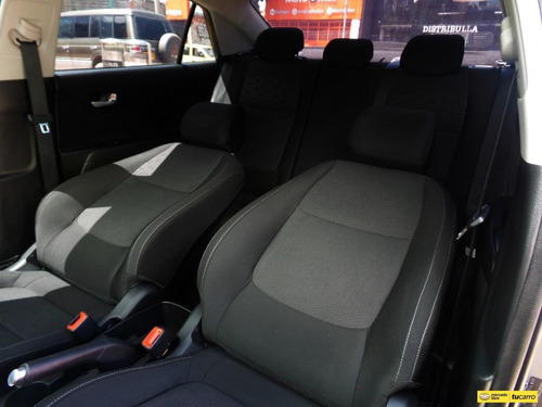 Imagen 16 de 25 de Kia Rio Vibrant