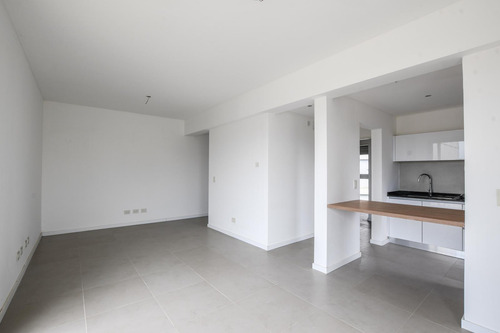 Departamento En Venta De 2 Dormitorios Con Terraza, Cochera Y Baulera. Funes Ocho Sauces