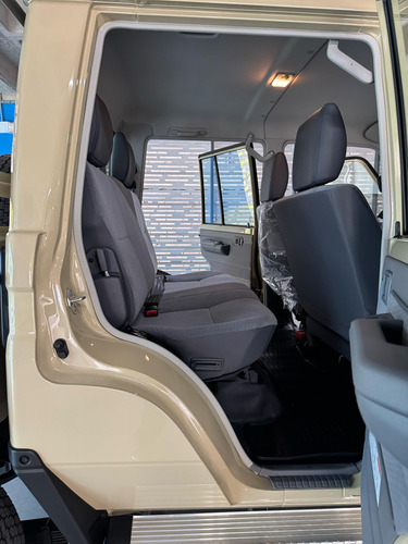Toyota Land Cruiser Hembrita Lx 40 Anniversary