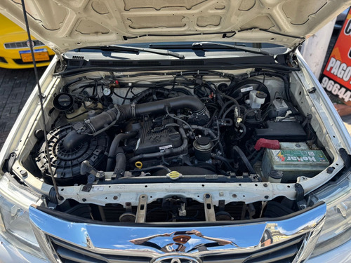 Toyota Hilux 2.7 Srv Cab. Dupla 4x2 Flex Aut. 4p