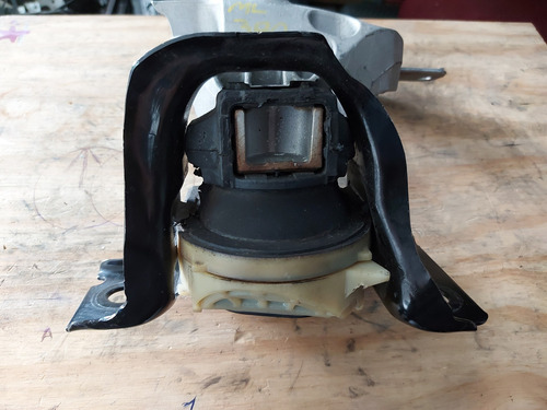 Soporte De Motor Renault Captur 2.0 17-19 (112849072b) Ml380 (Usado)