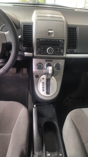 Nissan Sentra 2.0 Custom Cvt