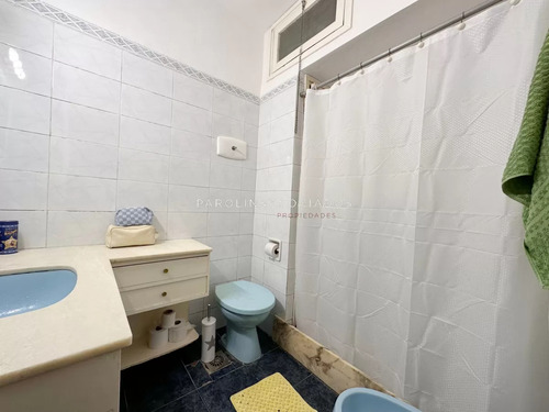 Casa De 3 Dormitorios + Dependencia De Servicio En Venta En Mansa, Punta Del Este.
