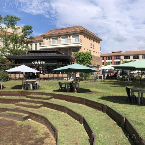 Alquiler Local En Pueblo Caamaño / Pilar - Centro Comercial Sobre Av. Caamaño