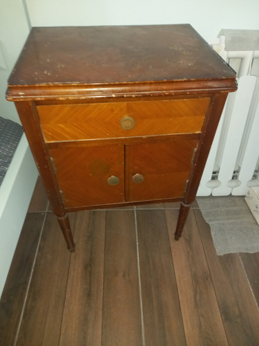 Mueble Mesa De Luz Antiguo Con Cajón Y Puertas Brillante Madera (Usado)