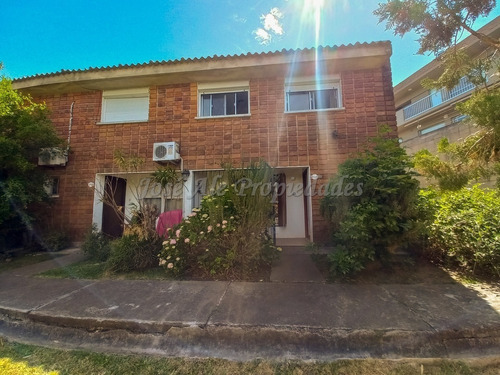 En Venta Vivienda De 3 Dormitorios Colonia Del Sacramento