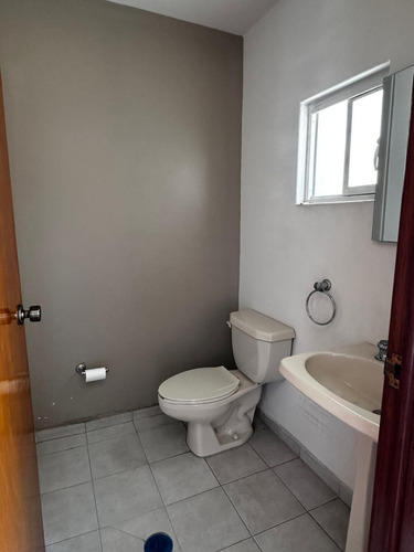 Casa En Renta En Metepec A 1 Cuadra De Av Comonfort Y Tollocan A 5 Min Town Square, En Privada