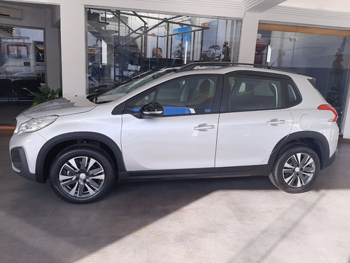 Imagen 4 de 12 de Peugeot 2008 Feline