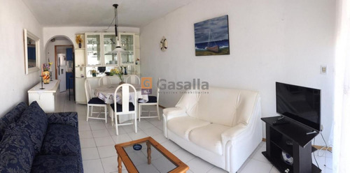 Apartamento En Península Cera De Playa El Emir En Venta -  Zona Península Ref. 93