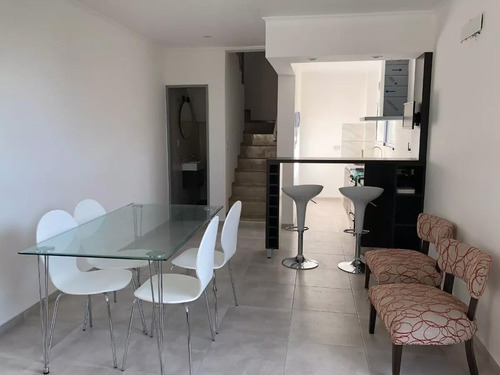 Imagen 15 de 30 de Duplex Venta 2 Dormitorios , Parrilla Y Piscina Climatizada- Terreno 150 Mts 2- La Plata